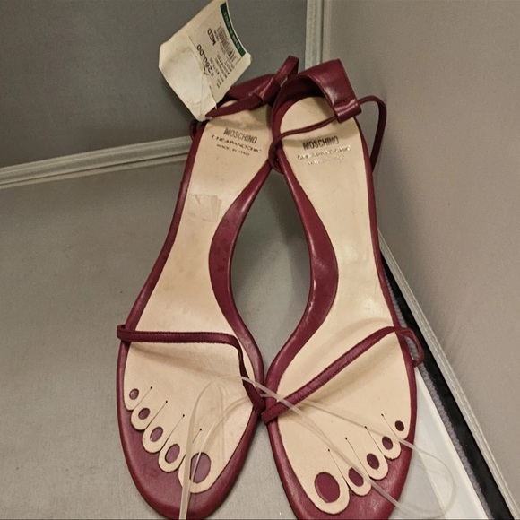 Moschino Shoes - Vintage Moschino red heel